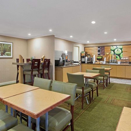 La Quinta Inn By Wyndham Auburn Worcester Exterior photo