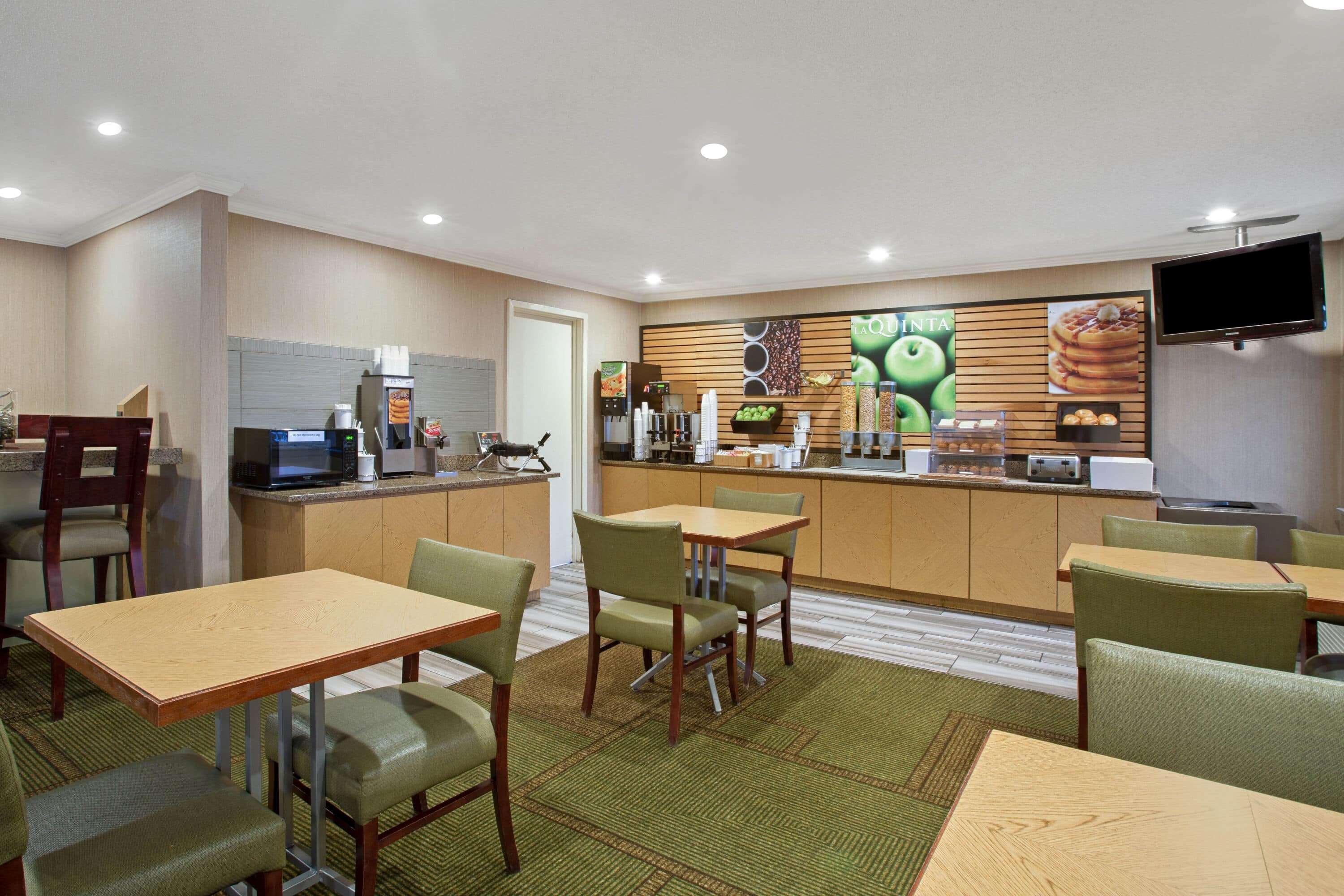 La Quinta Inn By Wyndham Auburn Worcester Exterior photo