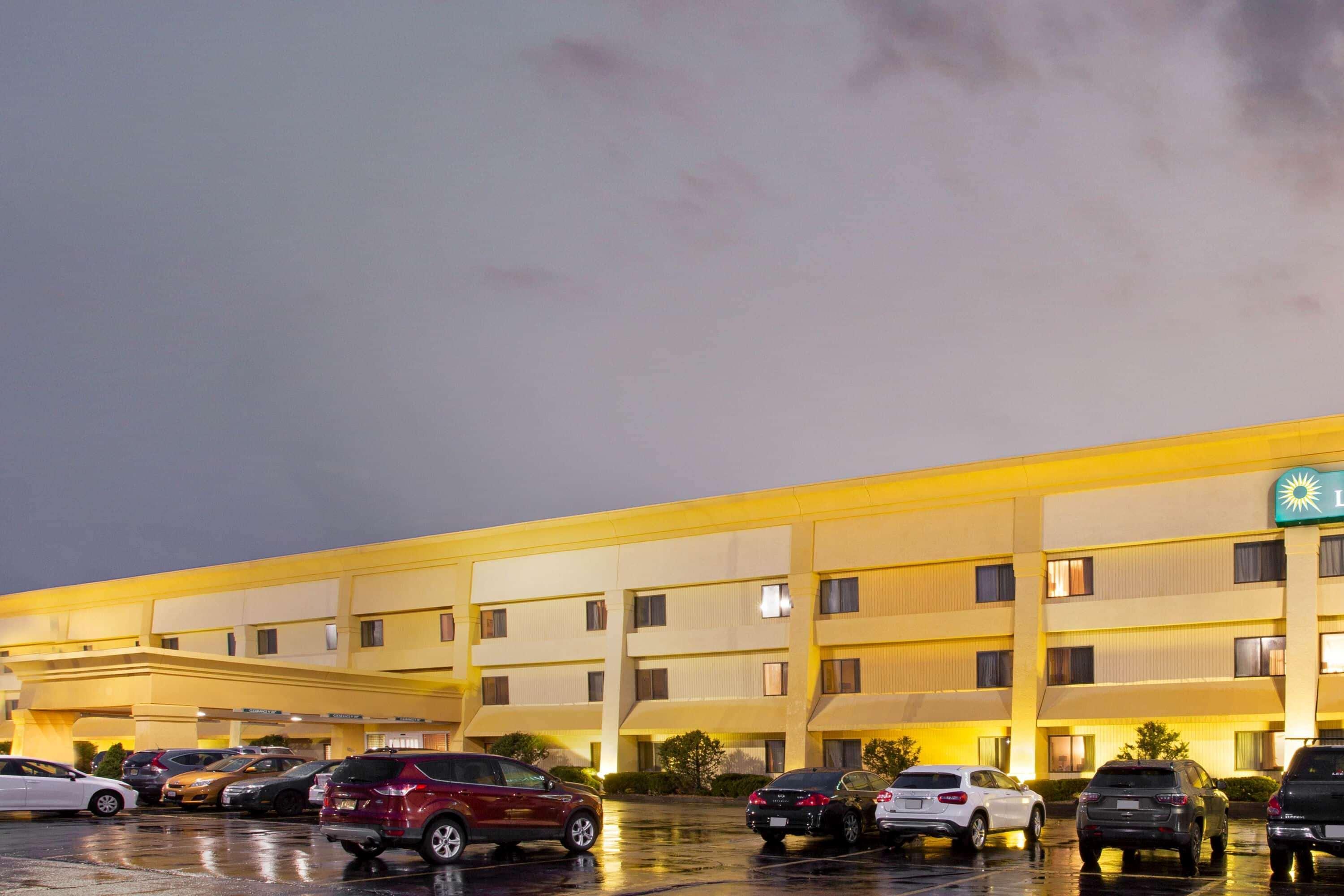 La Quinta Inn By Wyndham Auburn Worcester Exterior photo