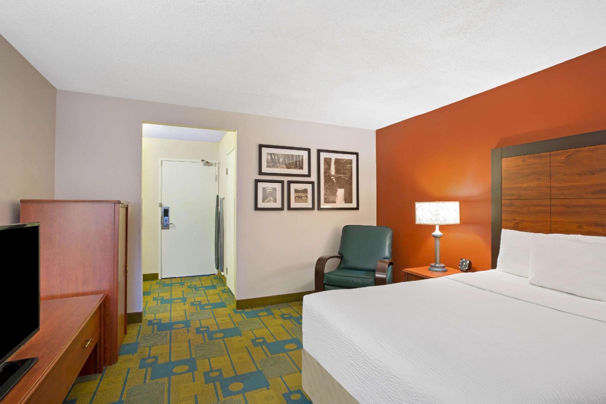 La Quinta Inn By Wyndham Auburn Worcester Exterior photo