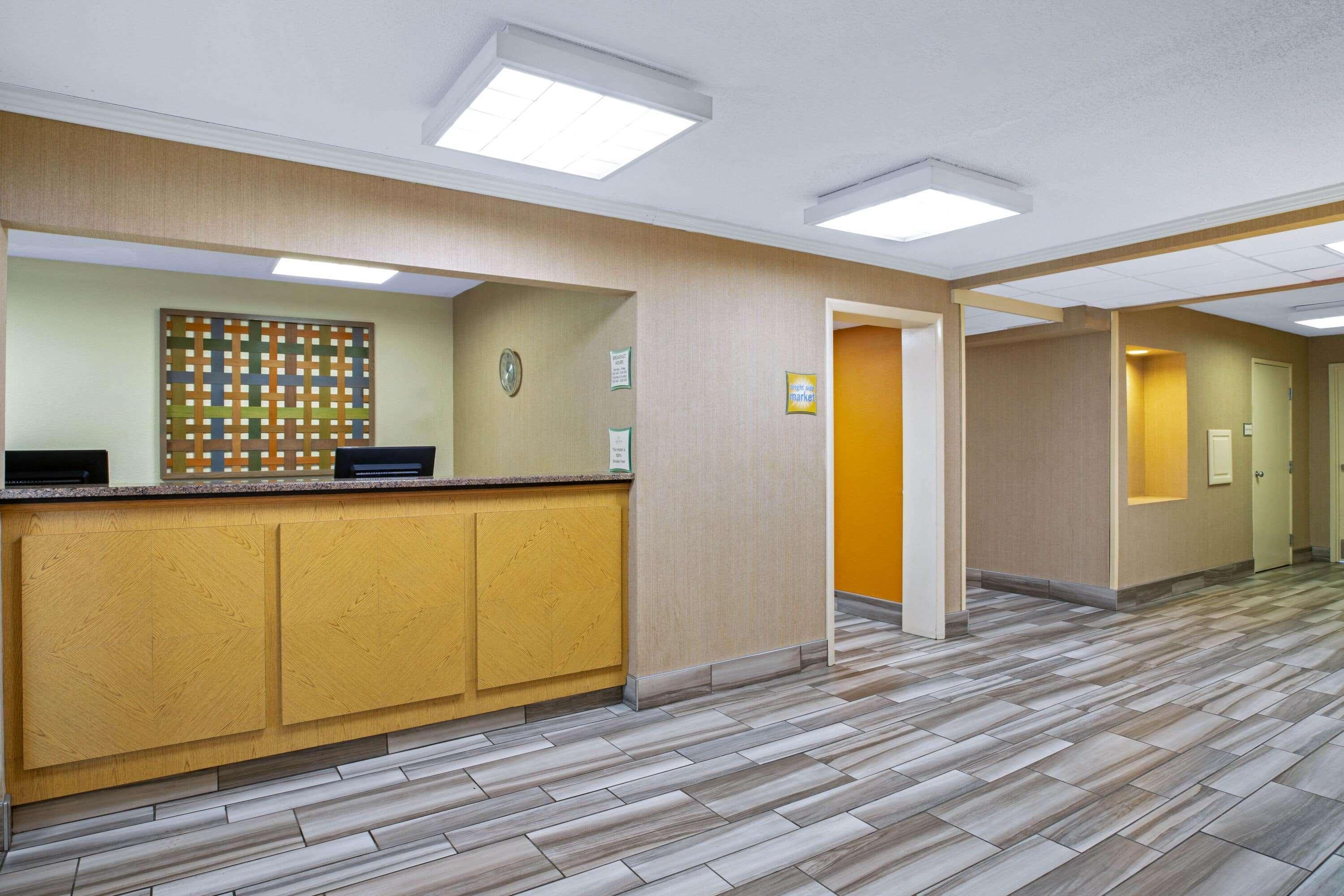 La Quinta Inn By Wyndham Auburn Worcester Exterior photo