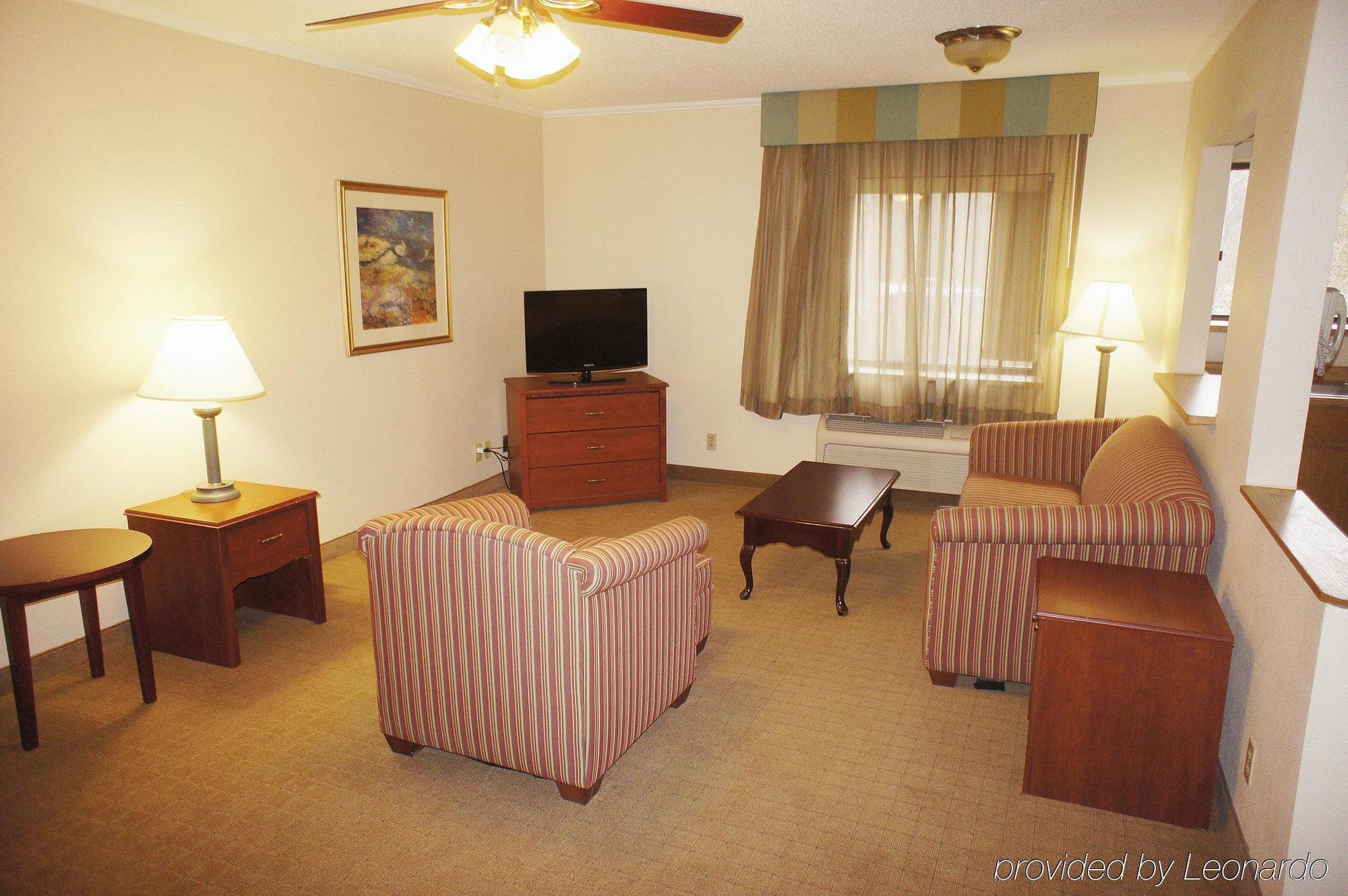 La Quinta Inn By Wyndham Auburn Worcester Exterior photo
