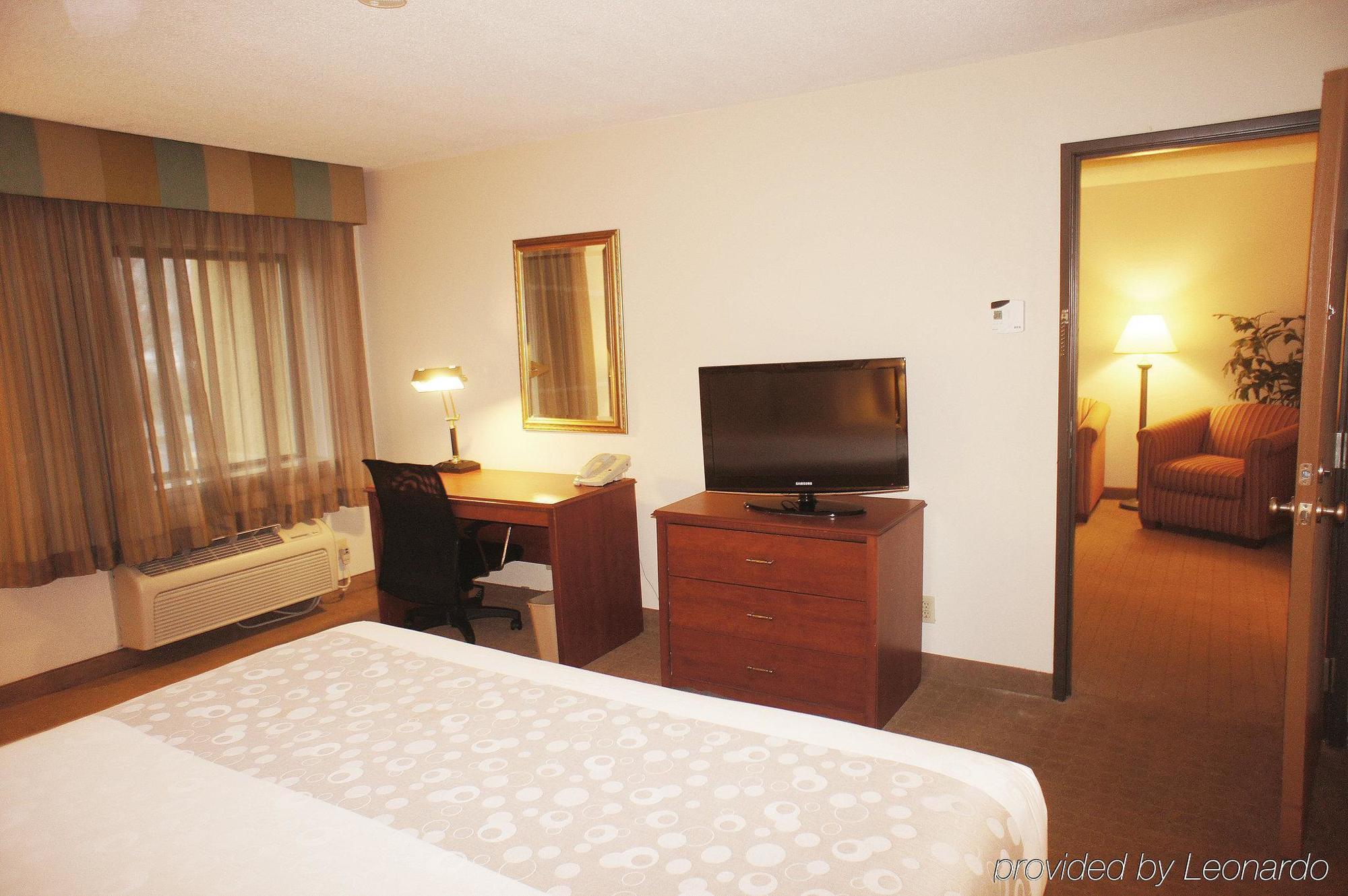 La Quinta Inn By Wyndham Auburn Worcester Exterior photo