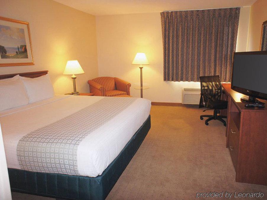 La Quinta Inn By Wyndham Auburn Worcester Room photo