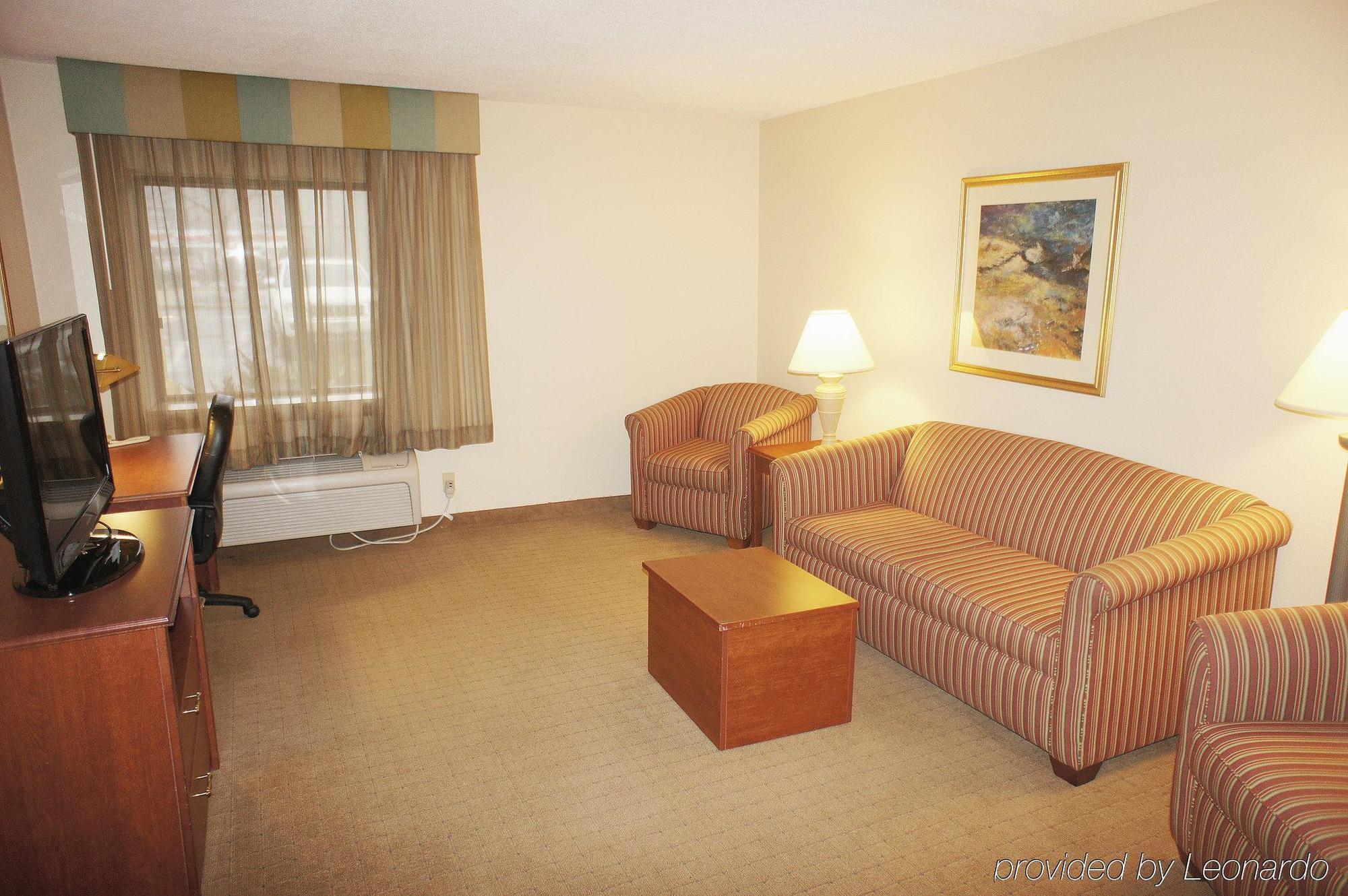 La Quinta Inn By Wyndham Auburn Worcester Exterior photo