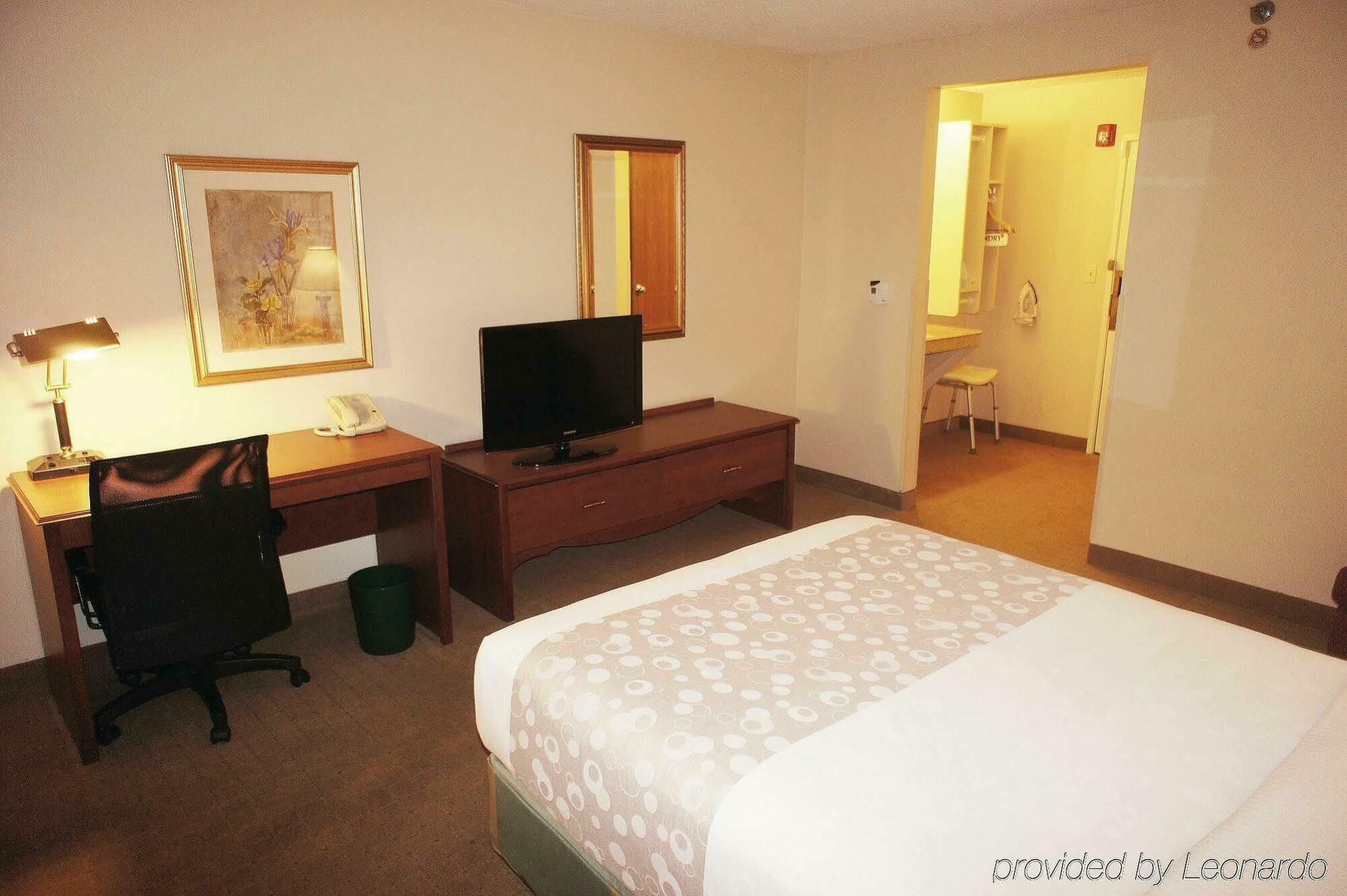 La Quinta Inn By Wyndham Auburn Worcester Exterior photo
